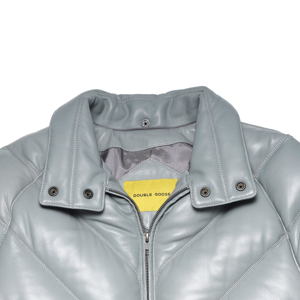 collar closeup of goose country jacket